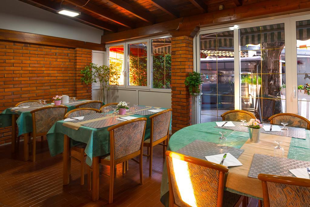 Hotel Rinaldo Apartment Borgomanero Exterior foto
