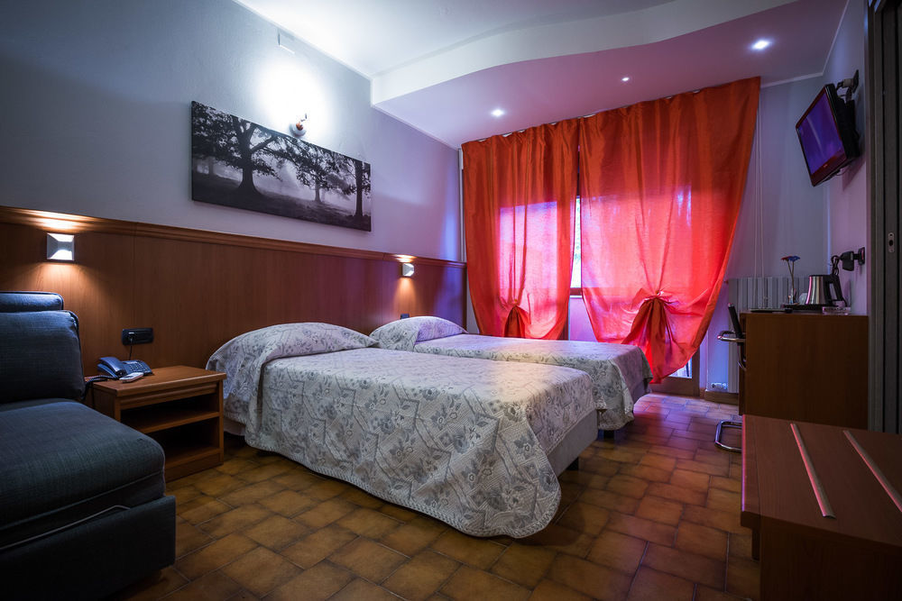 Hotel Rinaldo Apartment Borgomanero Exterior foto